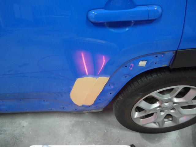 ジープ　ドア　修理　板金塗装