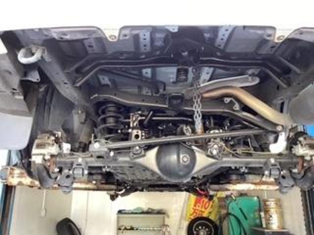 トヨタ　ランドクルーザー　下廻り錆止め・マフラー錆止め塗装