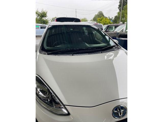 トヨタアクア　フロントガラス交換　自動車ガラス専門店　車のガラス行田市　埼玉県　お気軽にお問合せください　行田市熊谷市埼玉県深谷市本庄市鴻巣市北本市桶川市上尾市さいたま市久喜市白岡市蓮田市東松山市坂戸市群馬県茨城県東京都