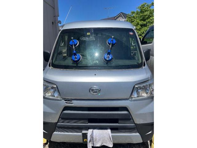 ダイハツハイゼット　フロントガラス交換　自動車ガラス交換　社外品　S321V 行田市熊谷市埼玉県深谷市本庄市鴻巣市北本市桶川市上尾市さいたま市久喜市白岡市蓮田市東松山市坂戸市群馬県茨城県東京都