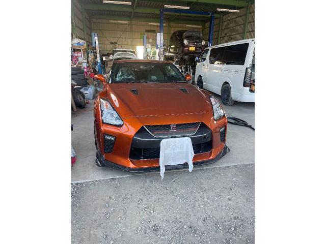 R35GTR フロントガラス交換　車両保険対応　自動車ガラス専門店　日産GTR スカイライン　ニスモ　行田市　埼玉県　鴻巣市