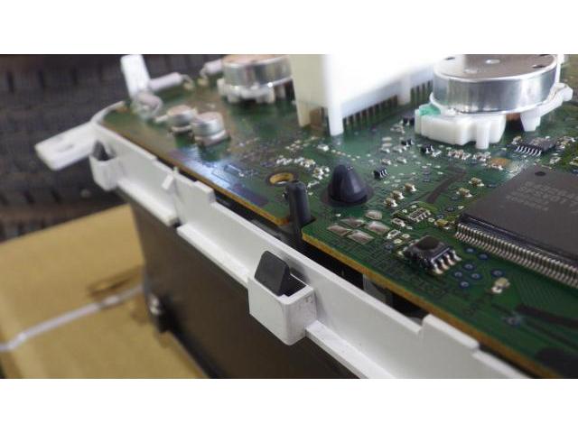 スバル　サンバートラック　電装系修理 バッテリー上がり　メーターバックライトが異常点灯
