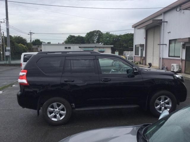 プラド　右側面修理　鈑金塗装　板金塗装　事故車修理　キズへこみ修理　糟屋郡 須恵町 福岡　安い 上手い 貴方へおすすめ 口コミ 評判 良いお店