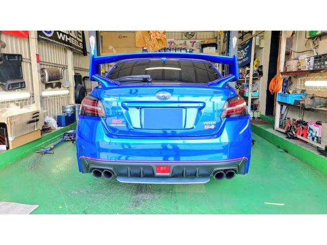 WRX VAに、ご注文いただいたLEDテールランプ HAYABUSAのお取り付けを！
WRブルーパールにとてもよく似合っています！
ありがとうございました！！