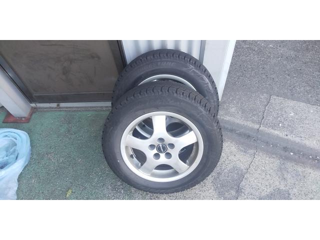 トヨタ プリウス ハイブリッド スタッドレスタイヤ脱着作業