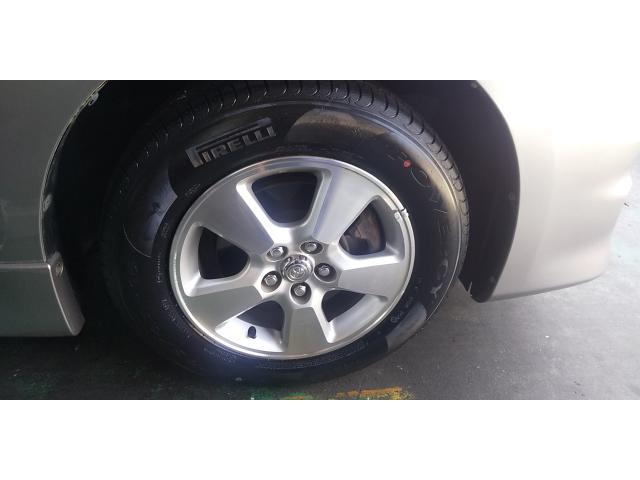 トヨタ ウィッシュ ミニバン 15インチ新品タイヤ持ち込み交換