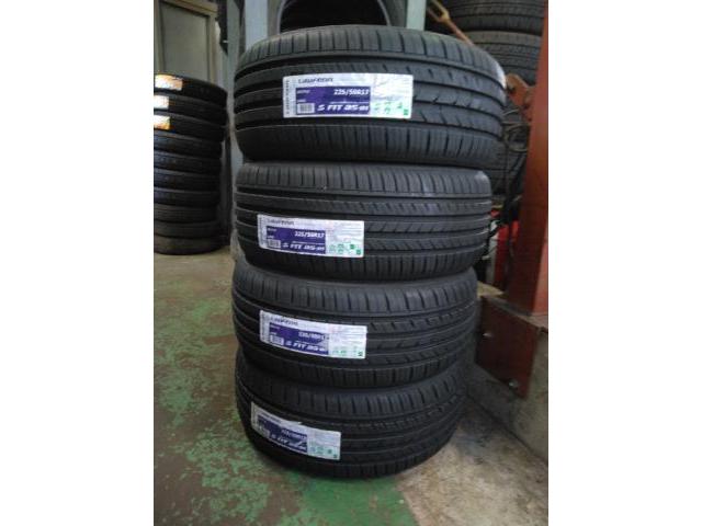 メルセデスベンツ　Ｃクラスステーションワゴン　17インチ新品タイヤ持ち込み交換