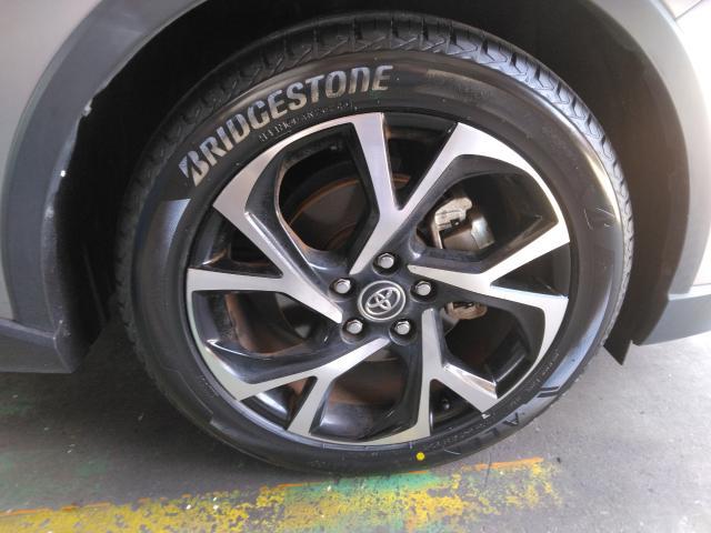 トヨタ　Ｃ－ＨＲ　SUV ハイブリッド　18インチ新品タイヤ持ち込み交換