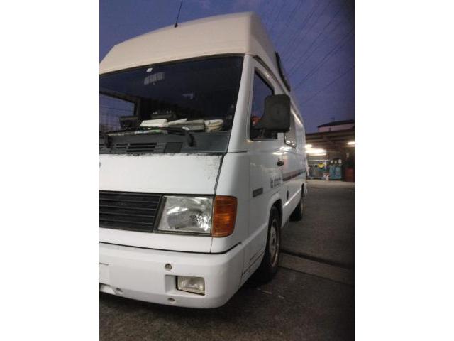 メルセデス・ベンツ　100D 15インチ中古スダッレスタイヤ持ち込み交換