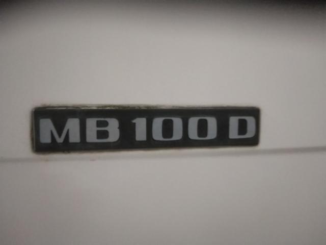 メルセデス・ベンツ　100D 15インチ中古スダッレスタイヤ持ち込み交換