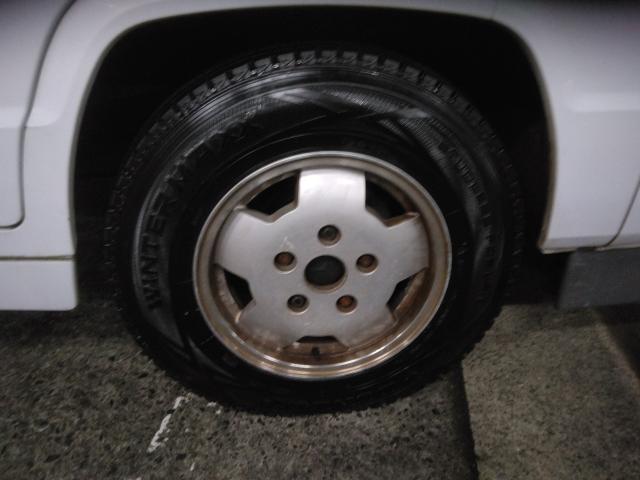 メルセデス・ベンツ　100D 15インチ中古スダッレスタイヤ持ち込み交換