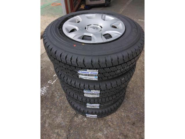 トヨタ　ハイエースバン　貨物車　15インチ新品LTタイヤ持ち込み交換