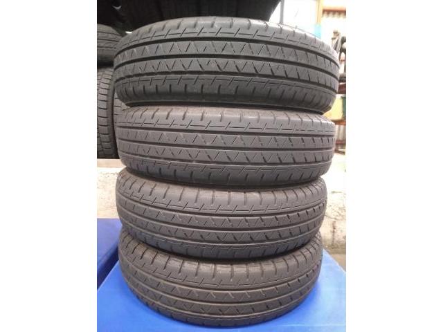 スバル サンバートラック 12インチ中古LTタイヤ持ち込み交換