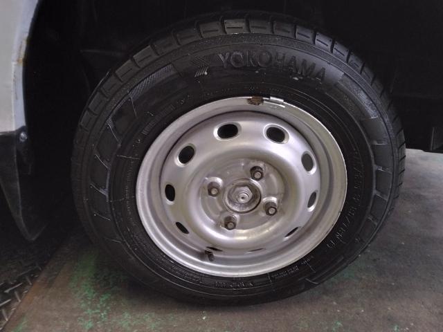 スバル サンバートラック 12インチ中古LTタイヤ持ち込み交換
