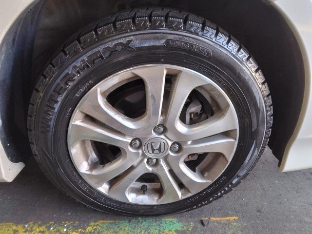 ホンダ　フィットシャトルハイブリッド　15インチ中古スタッドレスタイヤ持ち込み交換