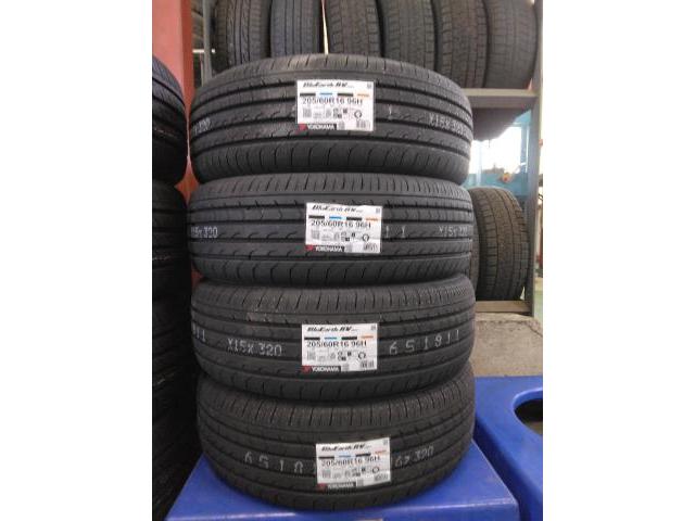 トヨタ　ヴォクシー　ミニバン　16インチ新品タイヤ持ち込み交換