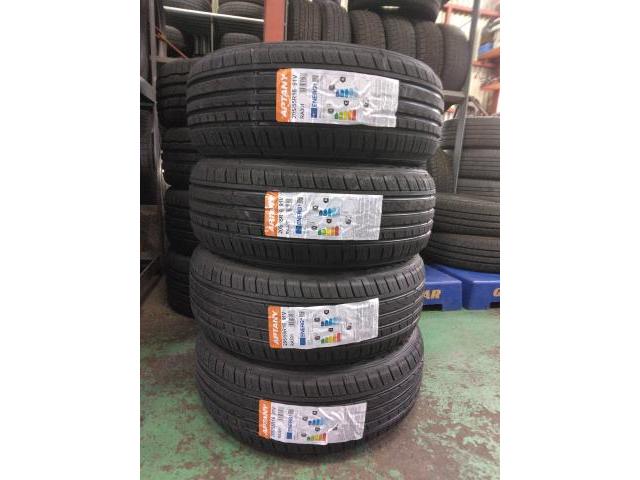 メルセデス・ベンツ　Ｃクラスステーションワゴン　16インチ新品タイヤ持ち込み交換