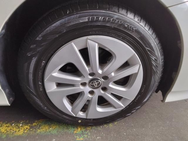 トヨタ　プリウスハイブリッド　15インチ中古タイヤ持ち込み交換