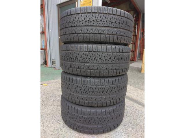 メルセデス・ベンツ　Ｅクラスステーションワゴン　17インチ中古スタッドレスタイヤ持ち込み交換