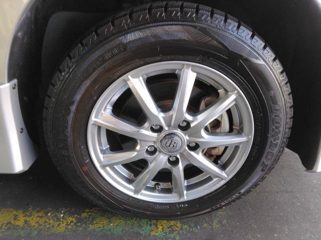 日産　セレナ　ミニバン　15インチ中古スタッドレスタイヤ持ち込み交換