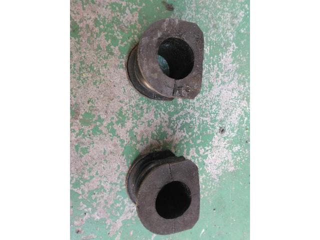 日産　フーガ　フロントスタビライザーブッシュ持ち込み交換