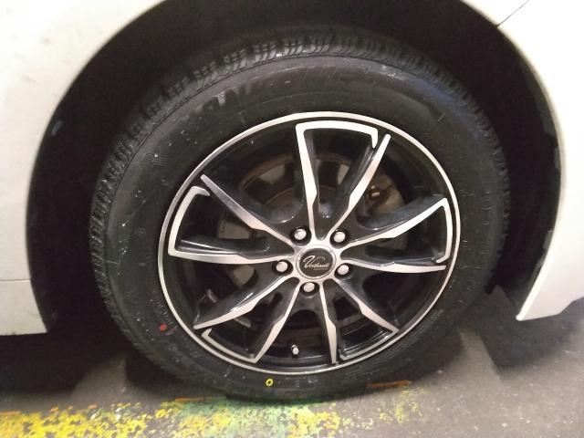 トヨタ　カローラツーリングワゴンハイブリッド　16インチ新品スタッドレスタイヤ持ち込み交換
