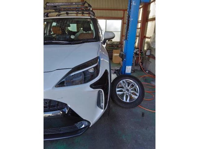 トヨタ　ＧＲヤリスクロス　ハイブリッド　スタッドレスタイヤ脱着作業