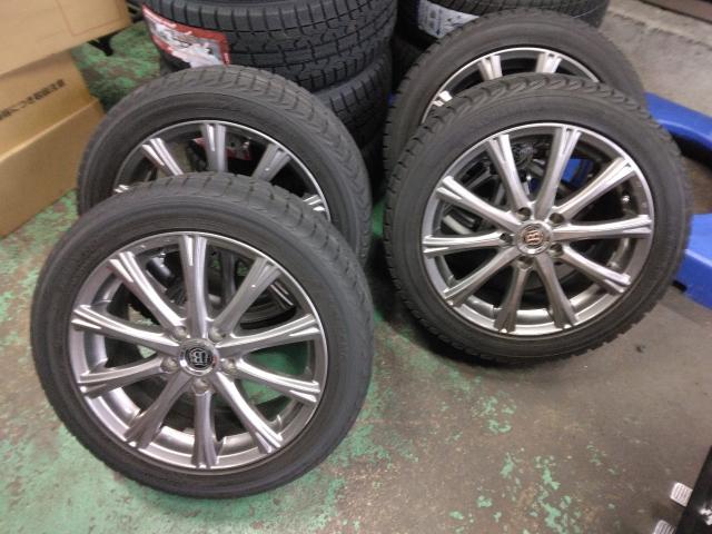 トヨタ　ヴォクシー　ミニバン　17インチ新品スタッドレスタイヤ持ち込み交換
