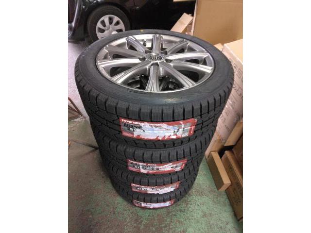 トヨタ　ヴォクシー　ミニバン　17インチ新品スタッドレスタイヤ持ち込み交換