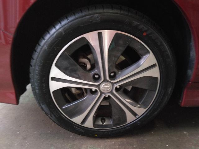 日産　リーフ　17インチ新品スタッドレスタイヤ持ち込み交換