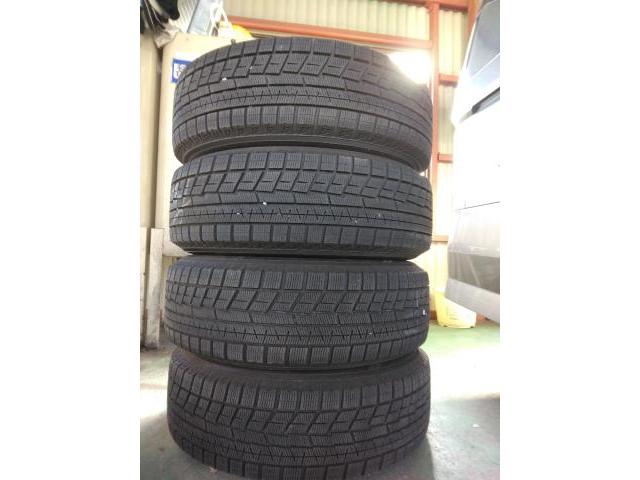 日産　セレナ　ミニバン　16インチ中古スタッドレスタイヤ持ち込み交換