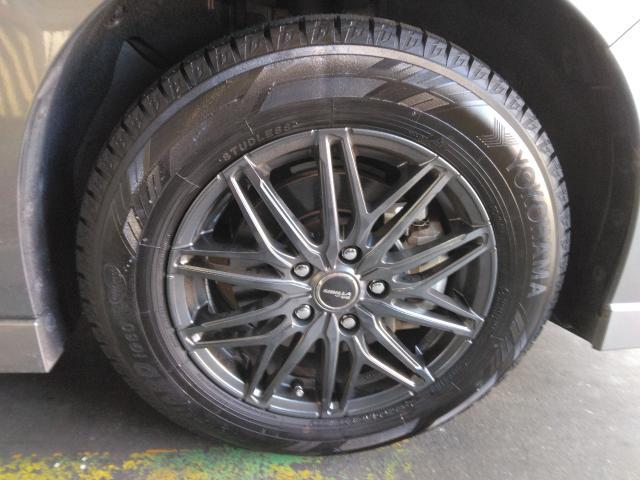 日産　セレナ　ミニバン　16インチ中古スタッドレスタイヤ持ち込み交換