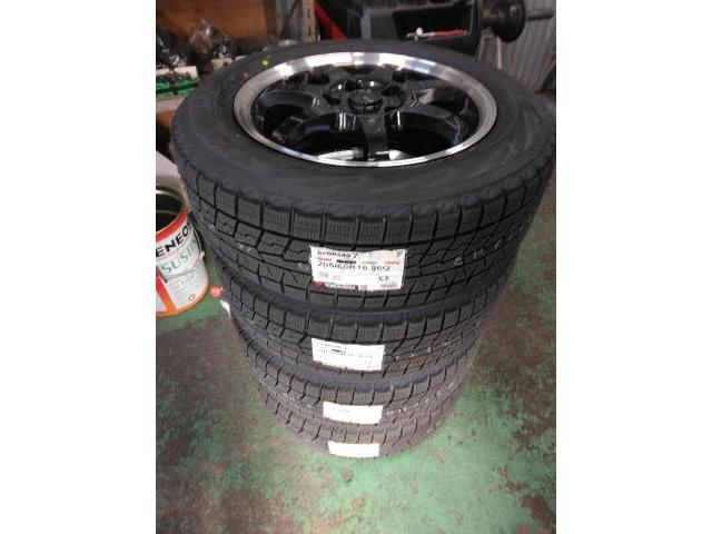 ホンダ　ステップワゴンスパーダ　16インチ新品スタッドレスタイヤ持ち込み交換