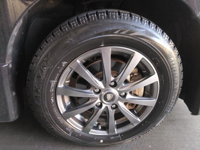 日産　セレナ　ミニバン　15インチ中古スタッドレスタイヤ持ち込み交換