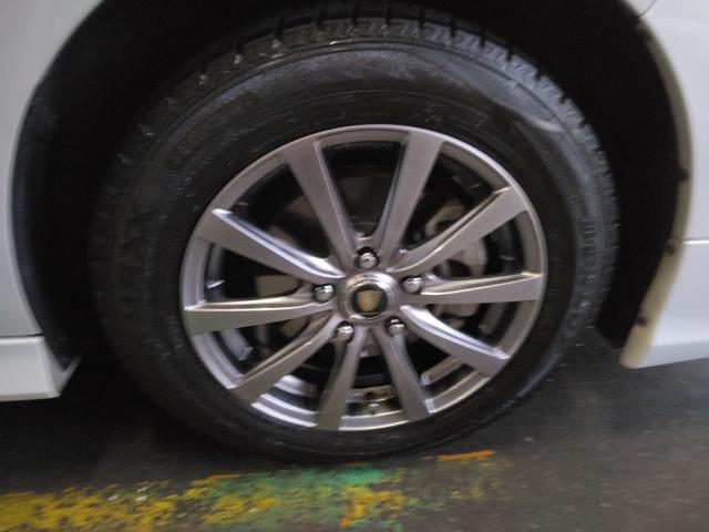 ホンダ　ステップワゴンスパーダ　ミニバン　スタッドレスタイヤ脱着作業