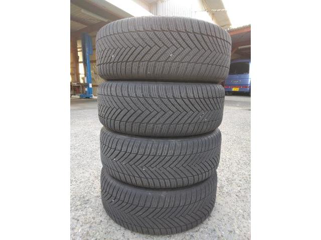 スバル　レヴォーグ　17インチ中古オールシーズンタイヤ持ち込み交換