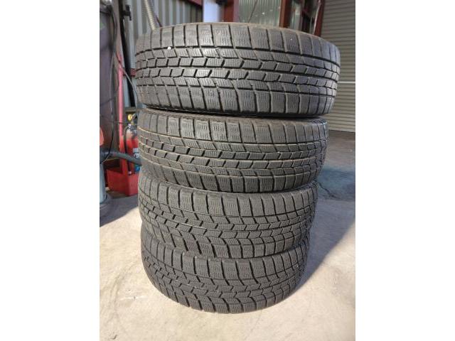 トヨタ　シエンタハイブリッド　15インチ中古スタッドレスタイヤ持ち込み交換