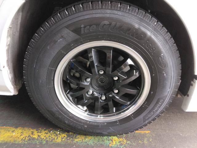 トヨタ　ハイエースワゴン　15インチ中古LTスタッドレスタイヤ持ち込み交換