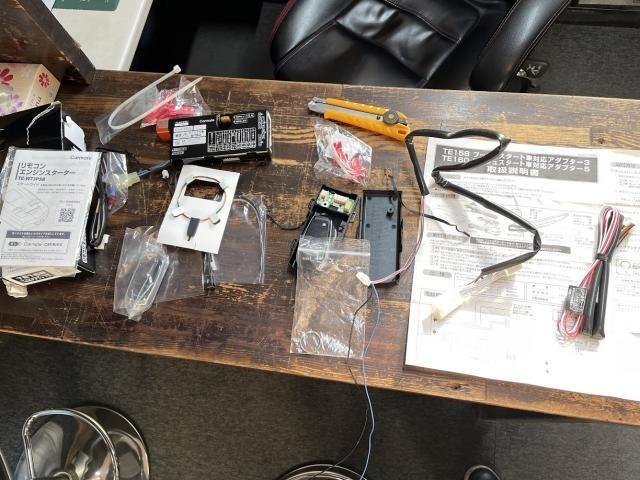 スバル　インプレッサスポーツ　Carmate エンジンスターター取付