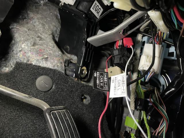 スバル　インプレッサスポーツ　Carmate エンジンスターター取付