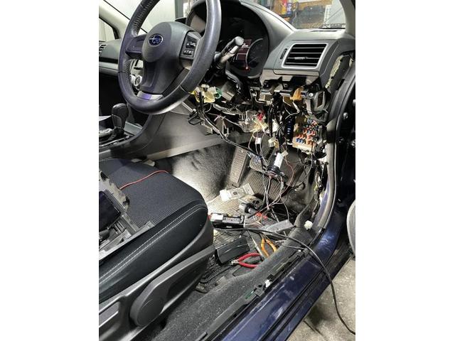 スバル　インプレッサスポーツ　Carmate エンジンスターター取付