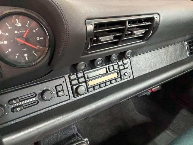 ポルシェ　９１１　オーディオ取付
