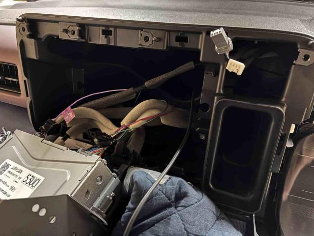 スズキ スペーシア その他電装系取付 TVキャンセラー、ND-ETC9を取付させていただきました。