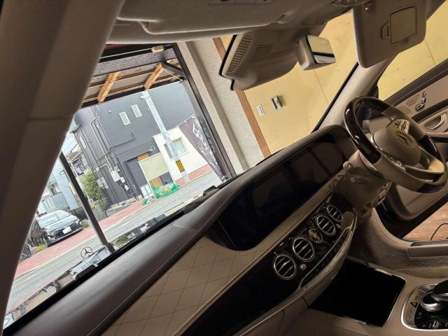メルセデスマイバッハ Sクラス TVキャンセラー取付させていただきました。