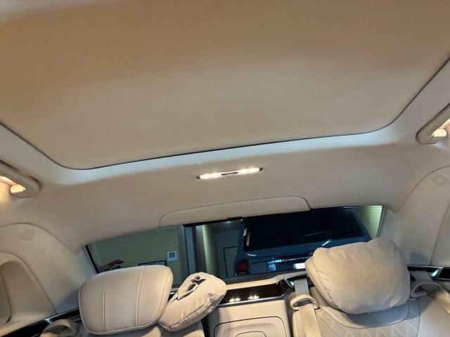 メルセデスマイバッハ Sクラス TVキャンセラー取付させていただきました。