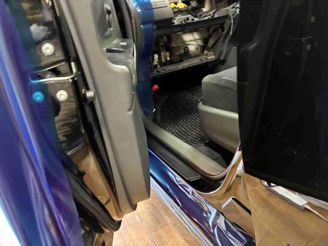 トヨタ　プリウスα　その他電装系取付　CN-F1X10C1Dの取り付けをさせていただきました。