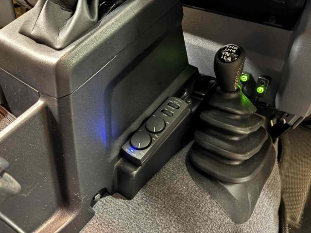 トヨタ　ランドクルーザー７０　その他電装系取付　ナビスピーカーカメラETC等　拡張、取付を行わせていただきました。