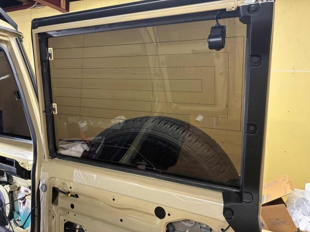 トヨタ　ランドクルーザー７０　その他電装系取付　ナビスピーカーカメラETC等　拡張、取付を行わせていただきました。