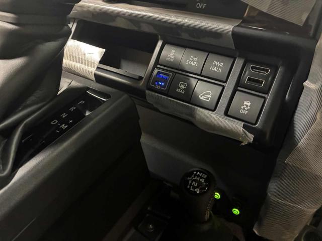 トヨタ　ランドクルーザー７０　その他電装系取付　ナビスピーカーカメラETC等　拡張、取付を行わせていただきました。