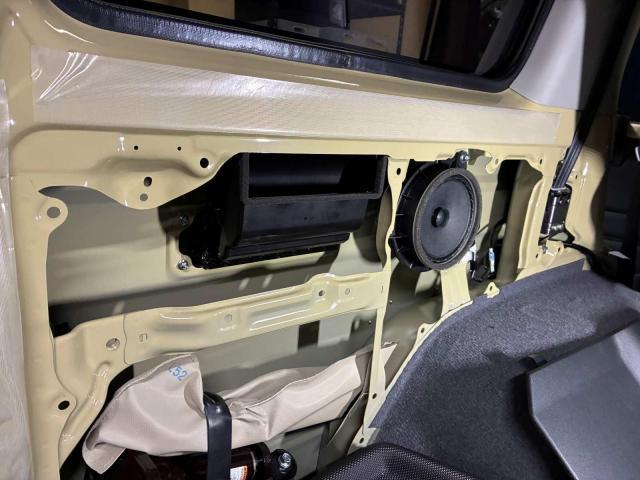 トヨタ　ランドクルーザー７０　その他電装系取付　ナビスピーカーカメラETC等　拡張、取付を行わせていただきました。